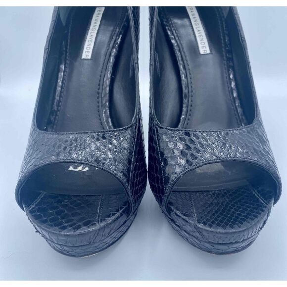 Vera Wang Lavender Peep Toe Black Leather Stiletto Platform Heels Size 8.5 - Picture 3 of 6